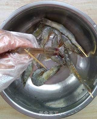 #第四届烘焙大赛暨是爱吃节#蒜蓉烤虾的做法步骤:3