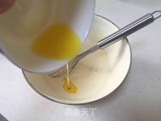 #第四届烘焙大赛暨是爱吃节#草莓班戟的做法步骤：2