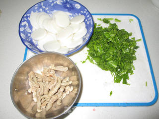 #春食野菜香#荠菜肉丝炒年糕的做法步骤:2