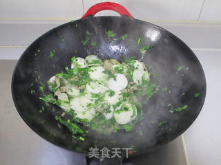 #春食野菜香#荠菜肉丝炒年糕的做法步骤:7