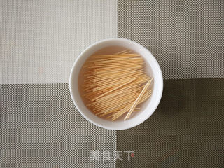 #第四届烘焙大赛暨是爱吃节# 孜然牙签肉的做法步骤:5