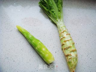 凉拌酸辣莴笋丝的做法步骤:2
