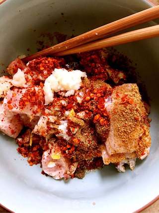 ＃第四届烘焙大赛暨是爱吃节＃麻辣烤肉串的做法步骤：2