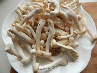 茄汁白玉菇的做法步骤：1