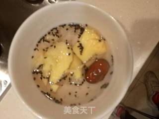 红枣芝麻蛋糕糖水的做法步骤：3