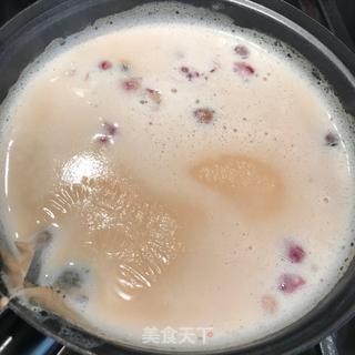 玫瑰奶茶的做法步骤：3