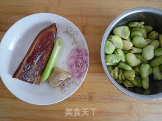 腊味蚕豆饭的做法步骤:2