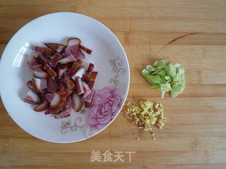 腊味蚕豆饭的做法步骤:3