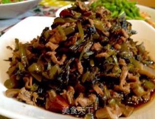没有胃口?不如来份香喷喷的炒饭吧--雪菜肉丝炒饭!的做法步骤:2