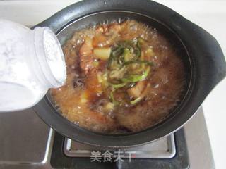 土豆红烧肉的做法步骤:9