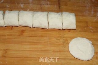 ＃春食野菜香＃荠菜猪肉大蒸饺的做法步骤：9