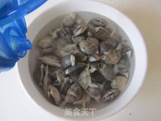 蛤蜊白萝卜汤的做法步骤:2