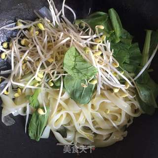 炒河粉的做法步骤:10