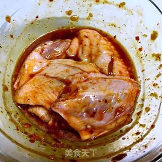 #ACA第四届烘焙大赛#造色情怀 秘制酱汁烤鸡翅的做法步骤:7