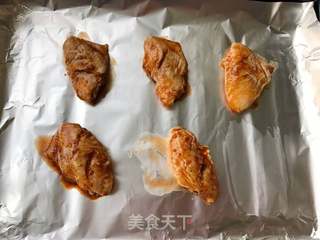 #ACA第四届烘焙大赛#造色情怀 秘制酱汁烤鸡翅的做法步骤:8