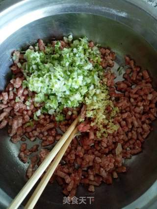 #春食野菜香#蒲公英菠菜牛肉水饺的做法步骤:3