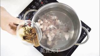 三步教你做地道的羊肉烩面的做法步骤:15