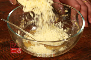 奶香玉米饼的做法步骤:2