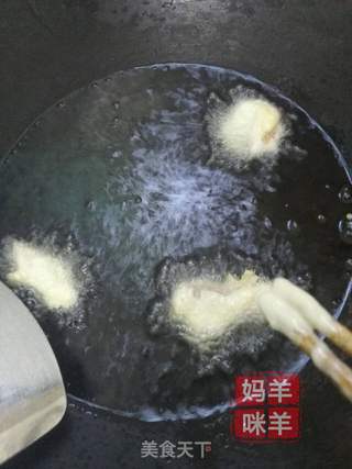 菠萝咕噜肉的做法步骤:8