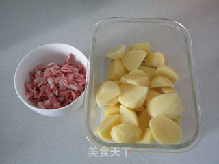 #第四届烘焙大赛暨是爱吃节#烤芝士培根土豆泥的做法步骤:2