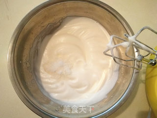 #第四届烘焙大赛暨是爱吃节# 草莓慕斯蛋糕的做法步骤:7
