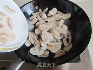 鲜笋口蘑炒肉片的做法步骤:5