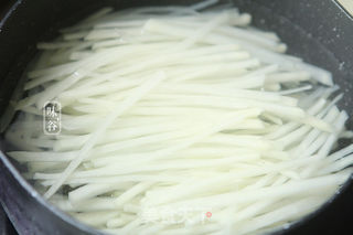 凉拌土豆丝的做法步骤:7