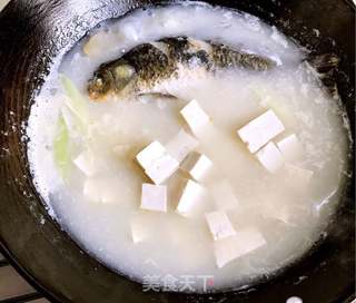 鲫鱼豆腐汤的做法步骤:5