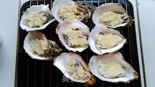 #第四届烘焙大赛暨是爱吃节#蒜蓉烤生蚝的做法步骤:8
