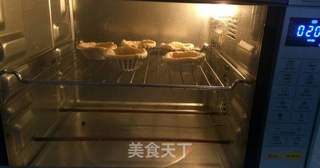 #第四届烘焙大赛暨是爱吃节#肉松鱿鱼迷你披萨的做法步骤:14