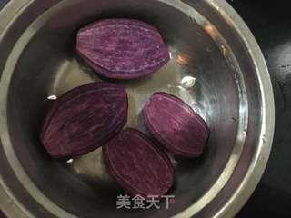 南瓜紫薯小猪馒头的做法步骤:2
