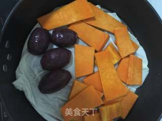 南瓜紫薯小猪馒头的做法步骤:3