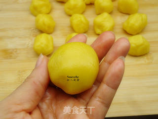 #第四届烘焙大赛暨是爱吃节#椰香莲蓉酥的做法步骤:10
