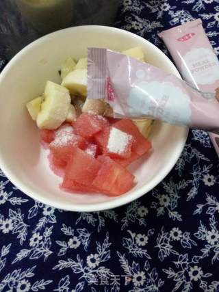 酸奶沙拉大果粒~代餐粉版的做法步骤:2