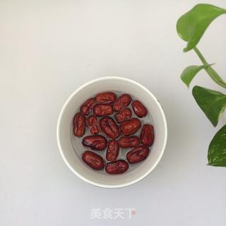 美颜木耳红枣粥的做法步骤:2