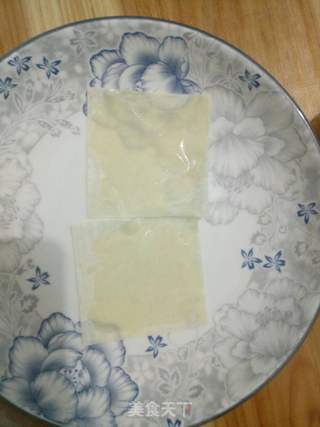 #第四届烘焙大赛暨是爱吃节#馄饨皮沙拉盅的做法步骤:2