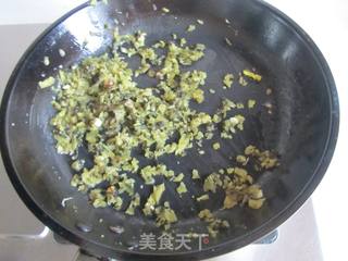 雪菜鸡蛋炒饭的做法步骤:5