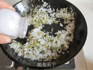 雪菜鸡蛋炒饭的做法步骤:7