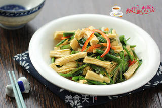 腐竹炒芹菜的做法步骤:7