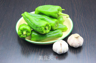 糖醋虎皮尖椒的做法步骤：1