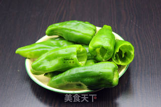 糖醋虎皮尖椒的做法步骤:2