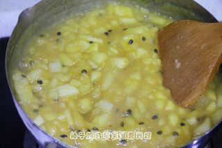 宝宝营养餐—苹果百香果酱的做法步骤:11