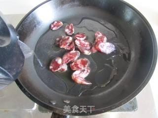 腊肠手撕包菜的做法步骤:2