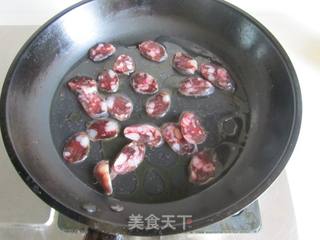 腊肠手撕包菜的做法步骤:3