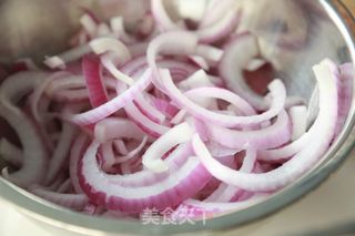 #第四届烘焙大赛暨是爱吃节#西屋特约之酱香洋葱烤鸡的做法步骤：2