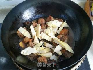 春笋焖排骨的做法步骤:6