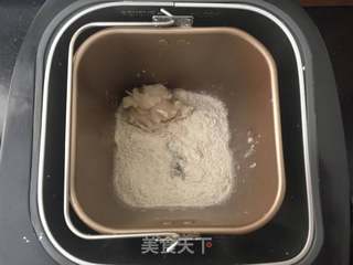 #第四届烘焙大赛暨是爱吃节#樱花酱酸奶卷的做法步骤:2