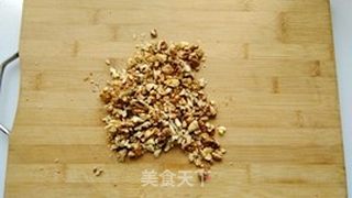 #第四届烘焙大赛暨是爱吃节#核桃桃酥的做法步骤：2