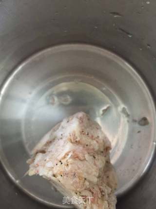 西葫芦鸡蛋蒸饺的做法步骤:2