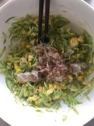 西葫芦鸡蛋蒸饺的做法步骤:10